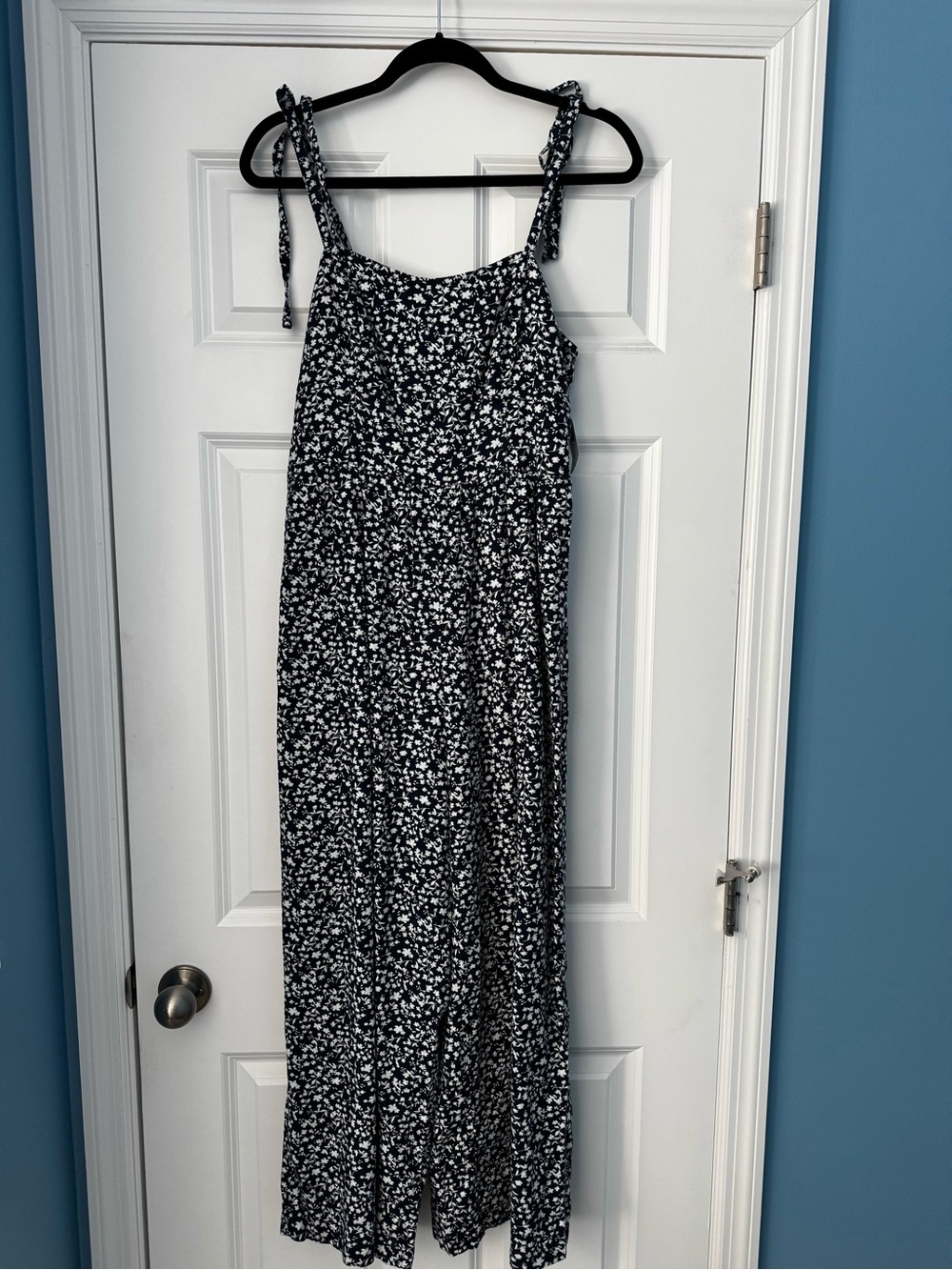 NWT Navy & White Floral Tie-Shoulder Jumpsuit
